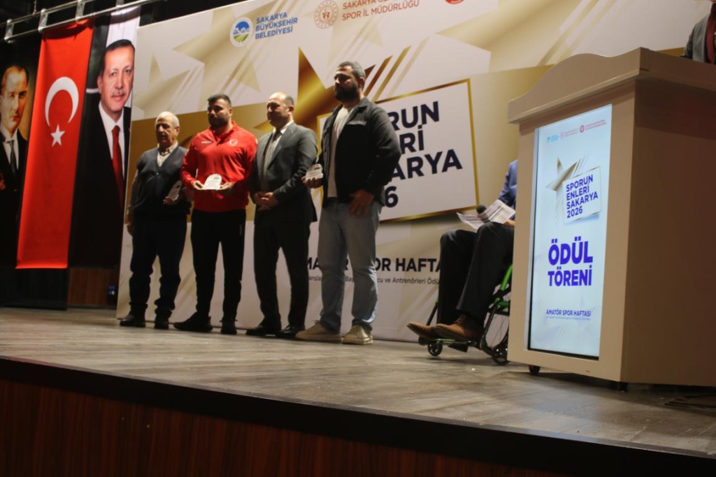 SPORDA YILIN ENLERİ ÖDÜLLERİ SAHİPLERİNİ BULDU..