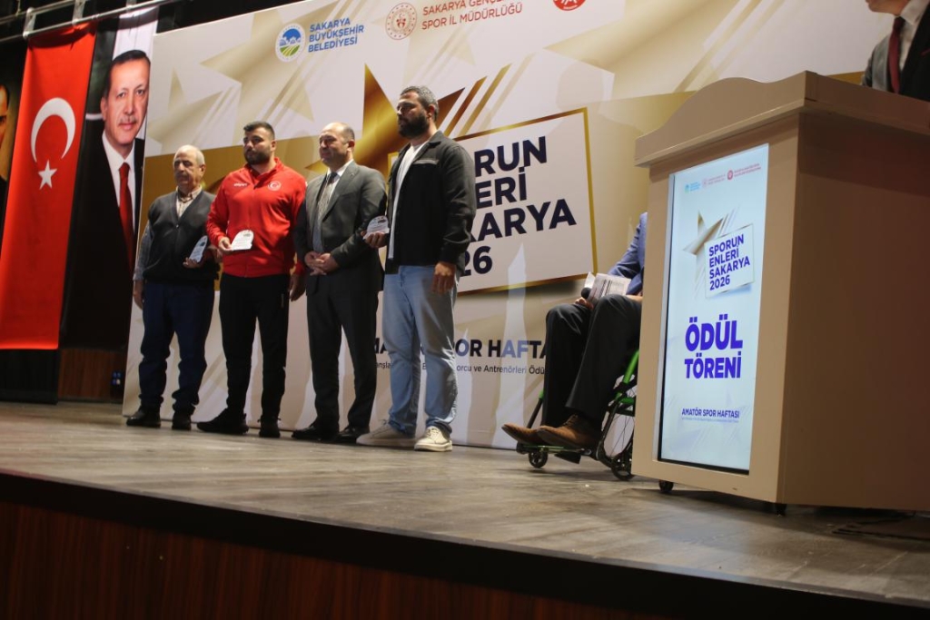 SPORDA YILIN ENLERİ ÖDÜLLERİ SAHİPLERİNİ BULDU..