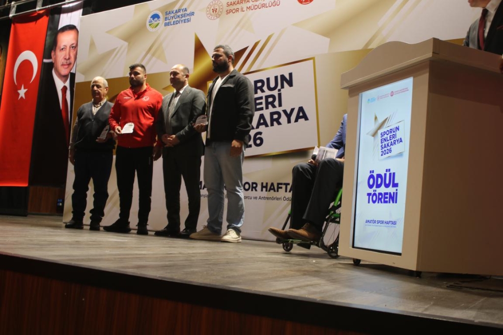 SPORDA YILIN ENLERİ ÖDÜLLERİ SAHİPLERİNİ BULDU..
