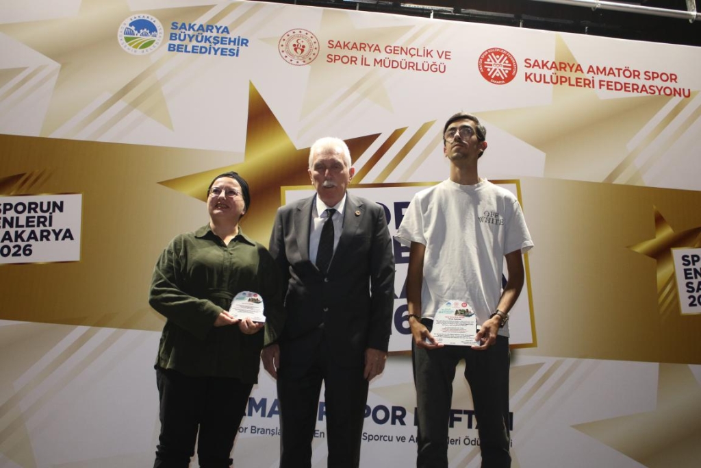 SPORDA YILIN ENLERİ ÖDÜLLERİ SAHİPLERİNİ BULDU..