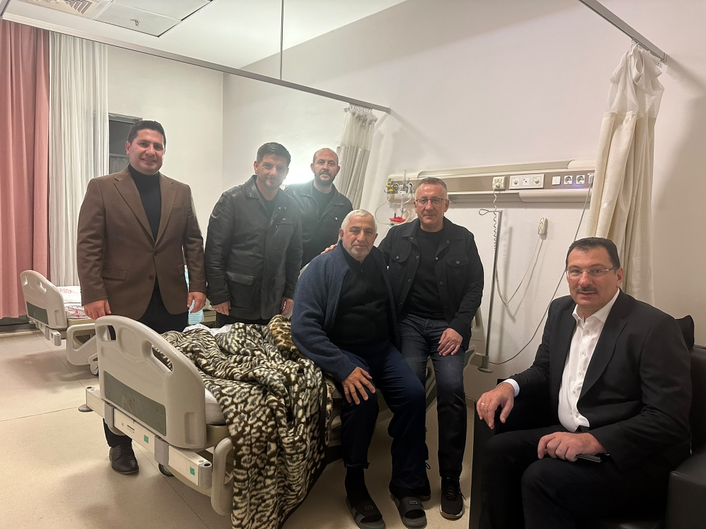 Yunus Özçelik ameliyata alındı; Sevenleri dua ve destek için bir araya geldi 4 Yunus Özçelik ameliyata alındı; Sevenleri dua ve destek için bir araya geldi