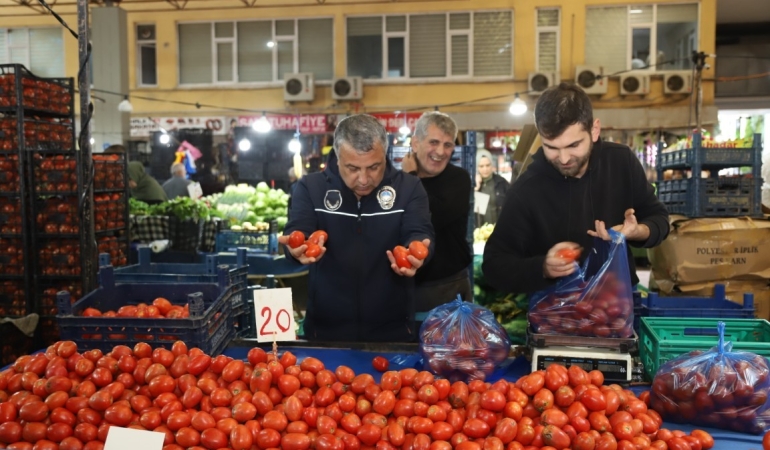 ZABITA EKİPLERİNDEN MARKET VE PAZAR YERLERİNE SIKI DENETİM