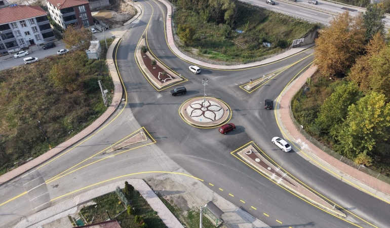 Atatürk Caddesi’nde Yol Çizgileri Çiziliyor, Kaldırım Çalışmaları Başlıyor!
