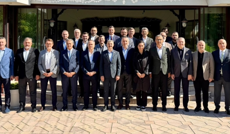 AK Parti Sakarya’da İstişare ve Değerlendirme Toplantısı Gerçekleştirildi