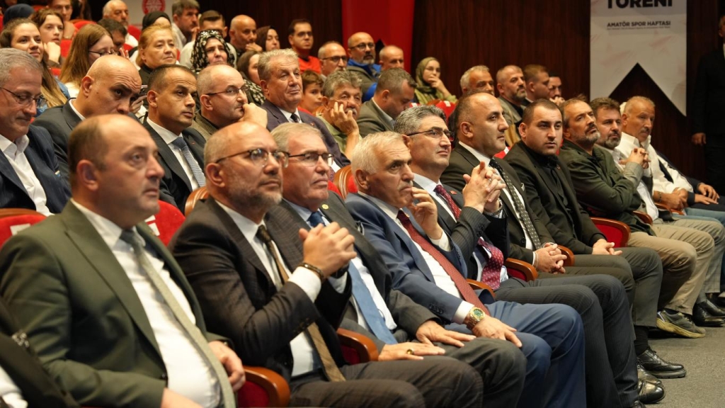 SPORDA YILIN ENLERİ ÖDÜLLERİ SAHİPLERİNİ BULDU..